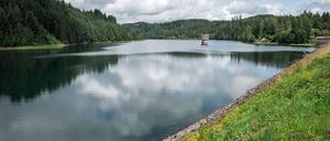 Erholungsort und wichtige Trinkwasserquelle der Region: die Talsperre Mauthaus in Oberfranken.