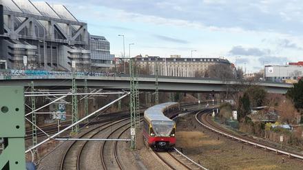 Ringbahnbrücke Charlottenburg Westkreuz Berlin (Archivbild).