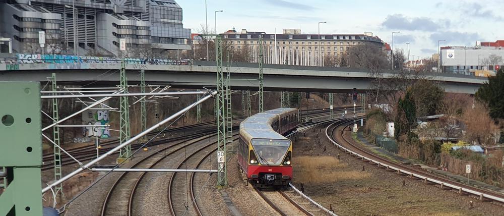Ringbahnbrücke Charlottenburg Westkreuz Berlin (Archivbild).