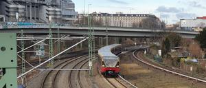 Ringbahnbrücke Charlottenburg Westkreuz Berlin (Archivbild).