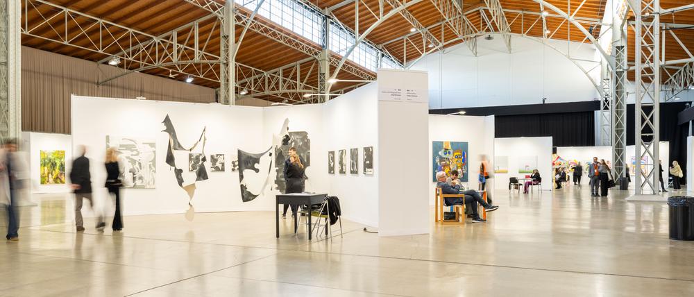 Blick in die Messehalle der Spark Art Fair in Wien
