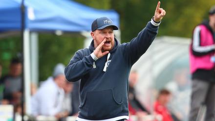 Trainer Patrick Hinze führt mit dem RSV Eintracht die Tabelle in der Südstaffel der NOFV-Oberliga an. 