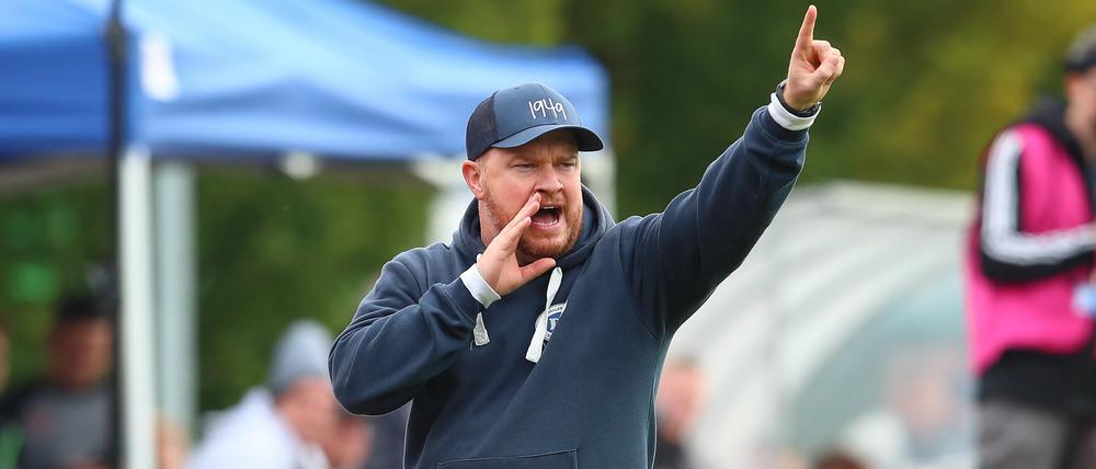 Trainer Patrick Hinze führt mit dem RSV Eintracht die Tabelle in der Südstaffel der NOFV-Oberliga an.