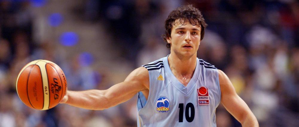 Mithat Demirel spielte mit Unterbrechungen von 1997 bis 2005 für Alba Berlin und gewann fünf deutsche Meisterschaften.