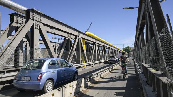 Die Elsenbrücke in der Nähe der A100 ist ein Nadelöhr im Berliner Stadtverkehr.