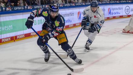 Liam Kirk sorgte für das 1:0 der Eisbären, aber diesmal jubelte Straubing am Schluss.