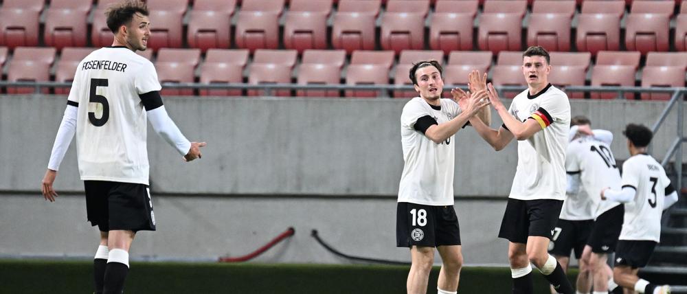 Jubel bei den deutschen Spielern nach dem Torerfolg.