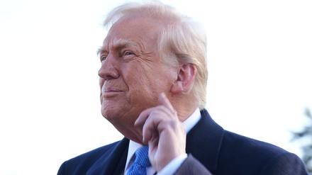 Trump lässt kritische Abteilungen im Heimatschutzministerium schließen. 