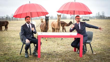 Joko Winterscheidt und Klaas Heufer-Umlauf moderieren ihre neue Show „Ein sehr gutes Quiz (mit hoher Gewinnsumme)“. 