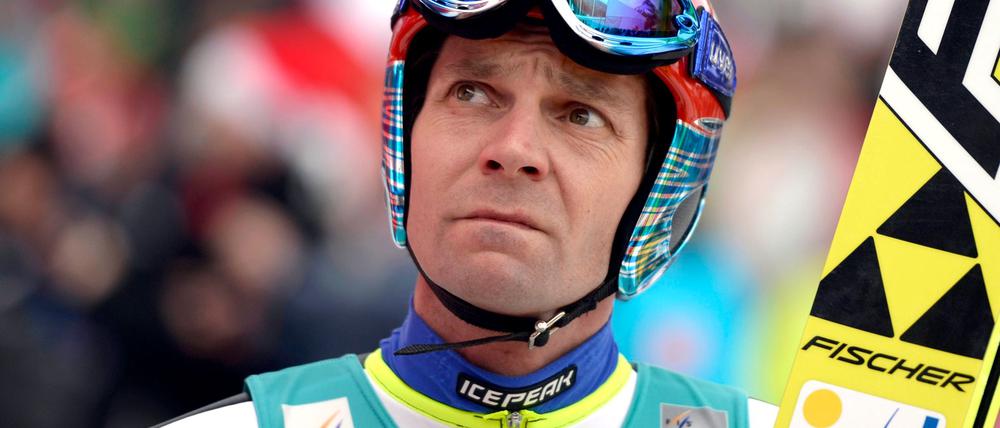 Ahonen spricht über Anzug-Betrug.