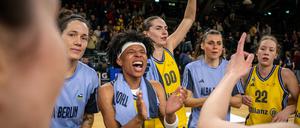 Große Freude bei den Berlinerinnen nach dem Sieg zum Play-offs-Start. 