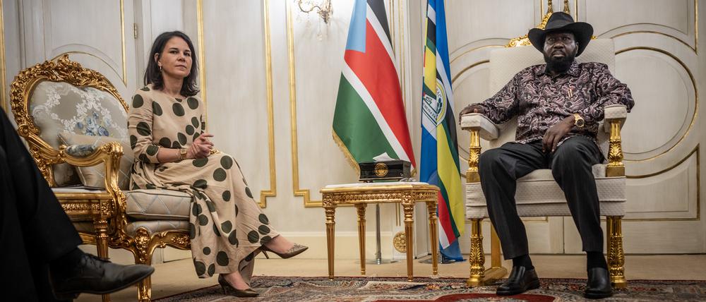 Archivbild: Annalena Baerbock (Bündnis90/Die Grünen), Außenministerin, traf im Januar vor einem Jahr Salva Kiir Mayardit, Präsident des Südsudan, für ein Gespräch.