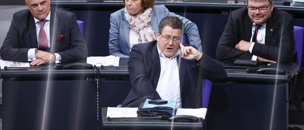 Michael Kaufmann (AfD - auf dem Foto ganz rechts) sitzt im Bundestag neben Fraktionskollegin Beatrix von Storch. (Archivfoto)