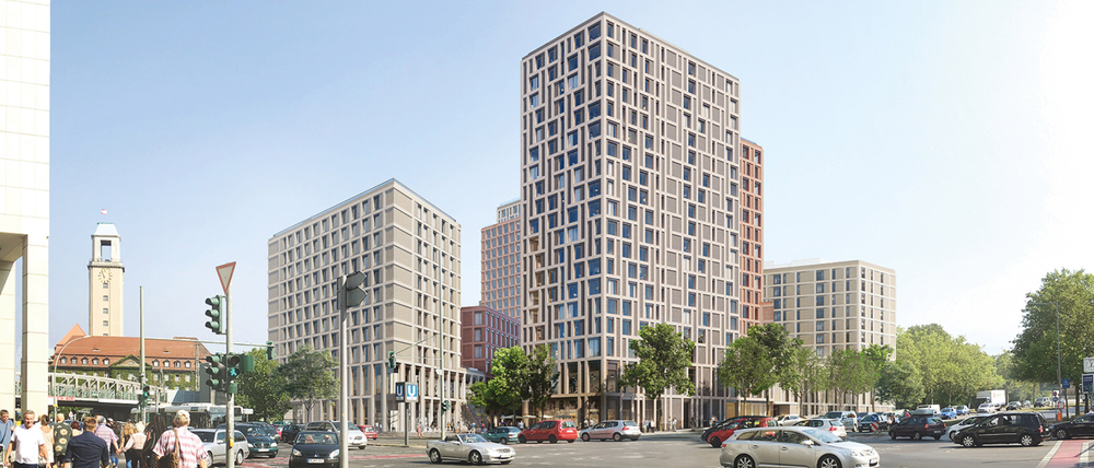 Blick von der Klosterstraße, links Spandau-Arcaden und Rathausturm.