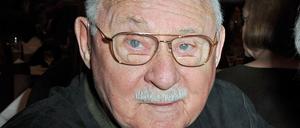  Rolf Schimpf, Schauspieler, aufgenommen bei der Jubiläumspremiere der Krimikomödie «Dumm gelaufen» im Paulaner am Nockerberg. Schimpf ist am 22.03.2025 im Alter von 100 Jahren gestorben, wie sein Biograf Vetten der Deutschen Presse-Agentur nach entsprechenden Medienberichten bestätigte. 
