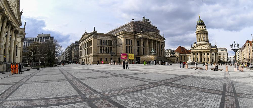 Um die Steinfläche auf dem Gendarmenmarkt gibt es eine heftige Debatte.