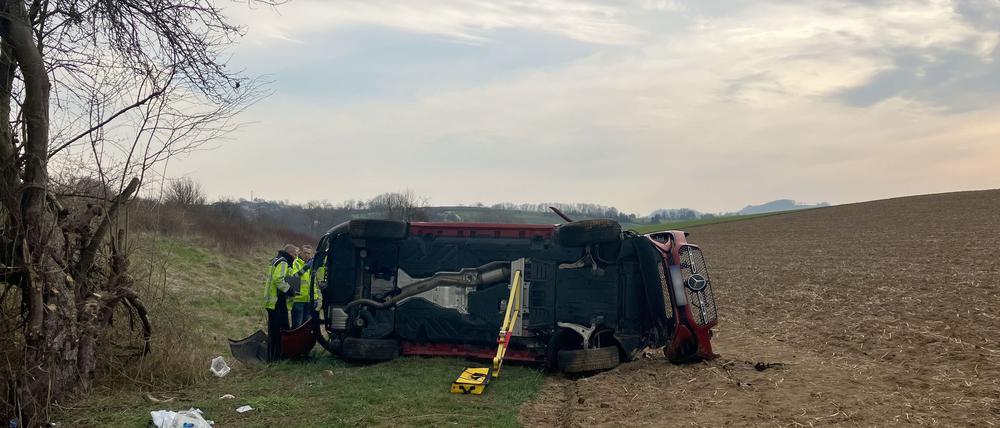 Zwei Menschen kamen bei diesem Unfall nahe Heilbronn ums Leben.