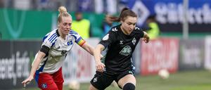 Bremens Sophie Weidauer (re.) erzielte zwei Tore.
