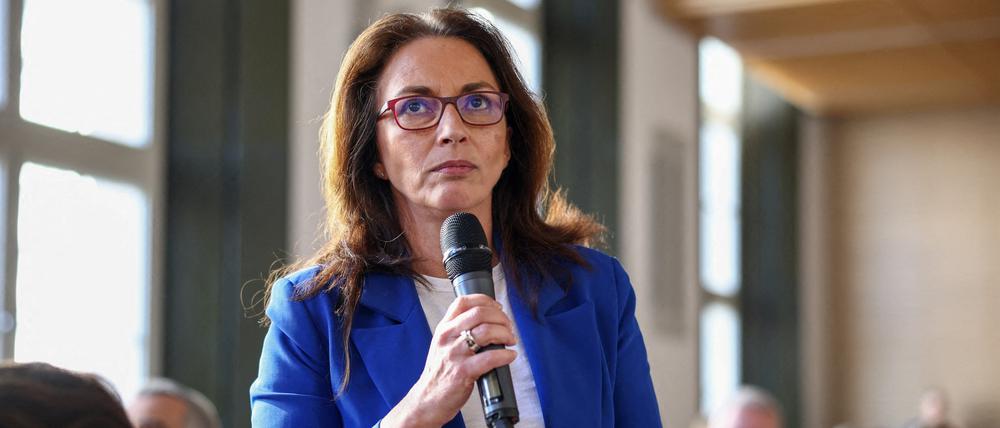 Yasmin Fahimi will einen Autogipfel mit Merz.