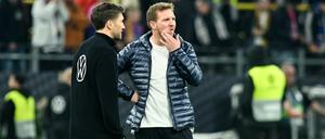 Nachdenkliche Blicke. Bundestrainer Julian Nagelsmann (rechts) nach dem 3:3 gegen Italien.