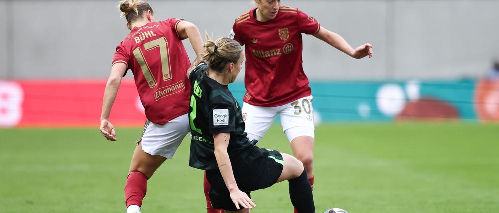 Bleibt Münchnerin: Carolin Simon (r.).