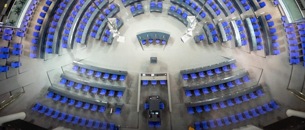 Blick in den leeren Plenarsaal des Bundestags vor der letzten Sitzung in der 20. Legislaturperiode