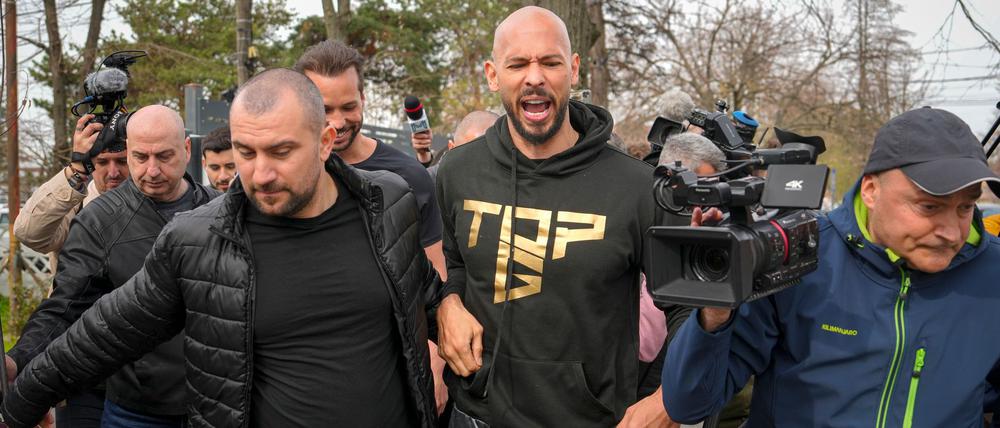 Die Brüder stehen unter dem Verdacht der Vergewaltigung und des Menschenhandels. 