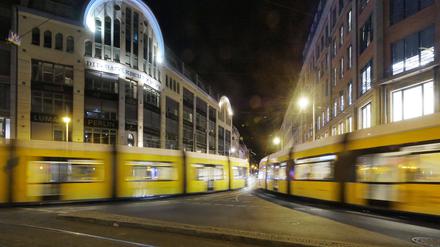 RECORD DATE NOT STATED 12.09.2023, Berlin - Deutschland. Trams am Hackeschen Markt. *** 12 09 2023, Berlin Germany Trams at Hackescher Markt