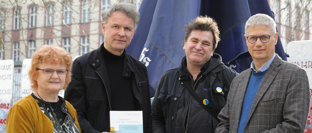Die Landesaufarbeitungsbeauftragte Maria Nooke mit den Historikern Peter Ulrich Weiß und Ilko-Sascha Kowalczuk sowie Zeitzeuge Stephan Bickhardt, heute Direktor der Evangelischen Akademie Sachsen.