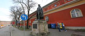 Das Steuben-Denkmal hinter dem Filmmuseum.
