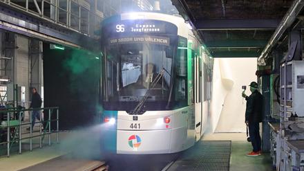 Neue „Tramlink“-Straßenbahn. 13 Stück sind bestellt. Mit einer weiteren Kaufoption könnten es insgesamt 25 neue Trams werden.