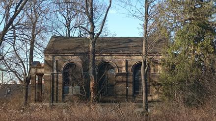 Die Kapelle auf dem Friedhof in der Gotlindestraße in Berlin-Lichtenberg.