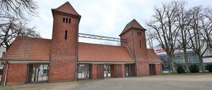 Der Eingang des Sportparks Luftschiffhafen in Potsdam