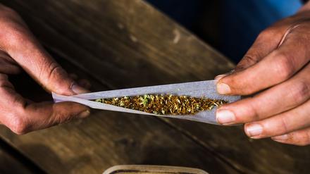 Cannabis ist in Deutschland seit 1. April 2024 für Erwachsene freigegeben (Symbolbild). 