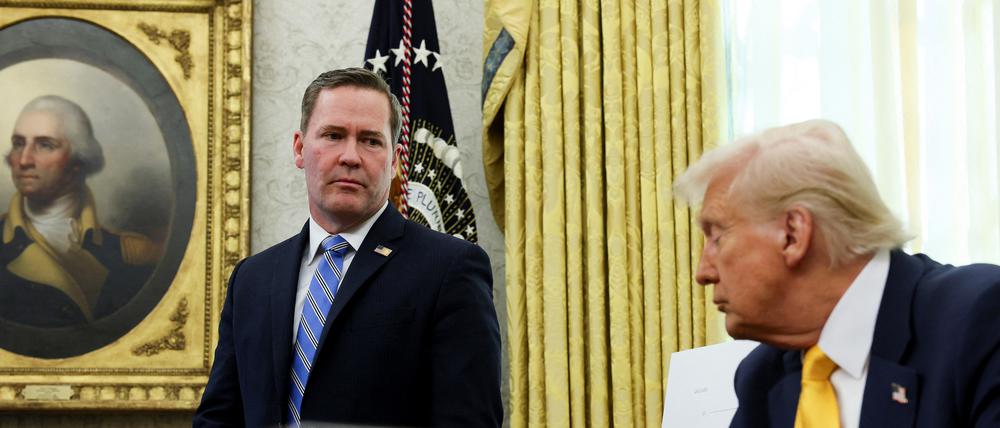 Trump mit seinem Nationalen Sicherheitsberater Michael Waltz.