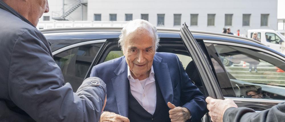 Joseph Blatter bei der Ankunft am Gericht.