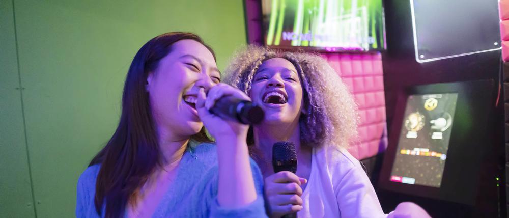 Keine Angst vorm Mikrofon: Zehn Tipps für einen rauschenden Karaoke-Abend.