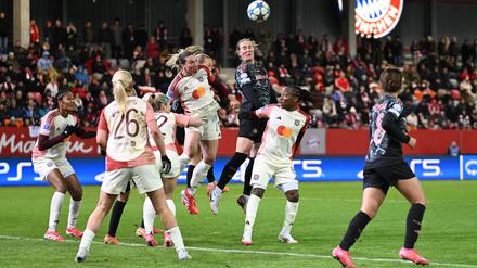 Umkämpftes Duell. Nach der Hinspiel-Niederlage wartet auf die Bayern in Lyon eine harte Aufgabe. 
