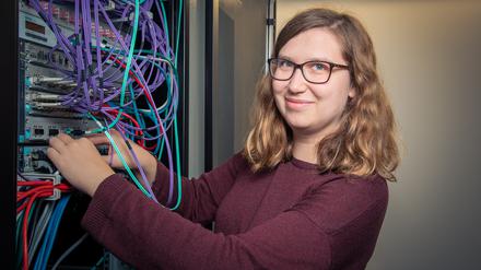 Milena Knauthe (23 Jahre) ist Auszubildende im zweiten Lehrjahr zur Fachinformatikerin für Systemintegration bei der Berlin.Industrial.Group.