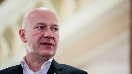 Der Regierende Bürgermeister Kai Wegner (CDU) fordert Tempo bei der Lösung der Verkehrsprobleme am Funkturmdreieick. 