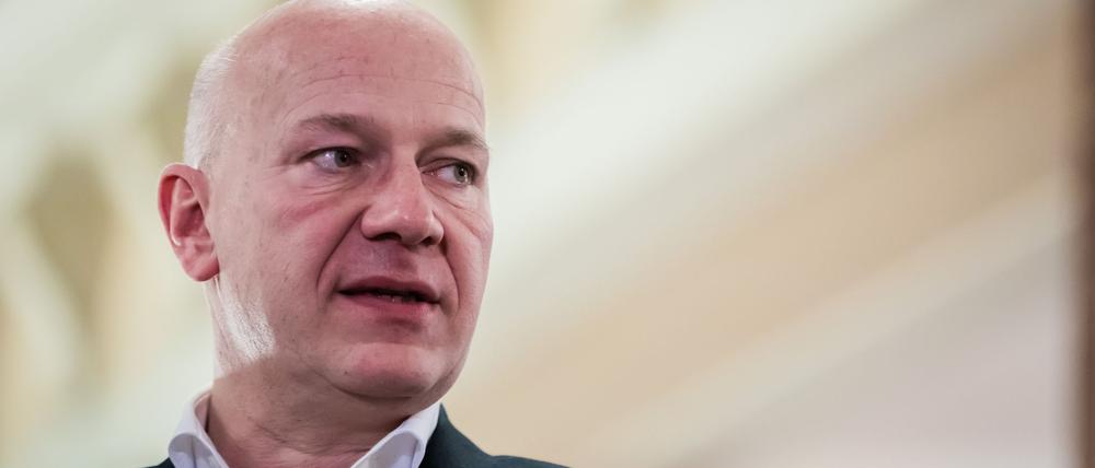 Der Regierende Bürgermeister Kai Wegner (CDU) fordert Tempo bei der Lösung der Verkehrsprobleme am Funkturmdreieick.