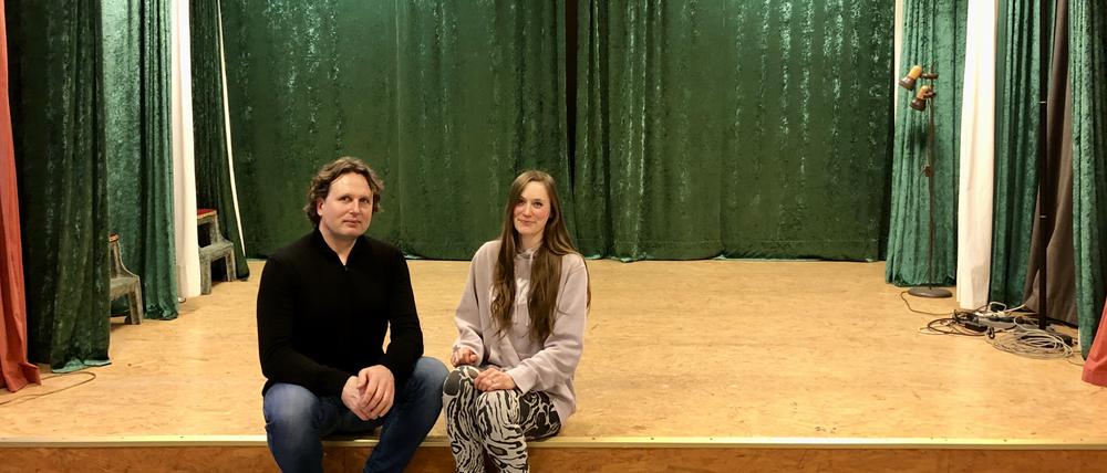 Stefan Petzoldt und Eva Gleibs arbeiten im Kulturzentrum Schöneweide / Copyright: Julia Schmitz