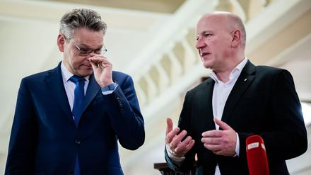 Berlins Regierender Bürgermeister Kai Wegner (CDU, rechts) war mit dem Senat zu Gast beim Bezirksbürgermeister von Tempelhof-Schöneberg, Jan Oltmann (Grüne). 