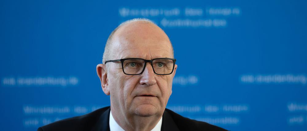 Brandenburgs Ministerpräsident Dietmar Woidke (SPD) dringt auf einen schärferen Kurs in der Migrationspolitik (Archivbild).
