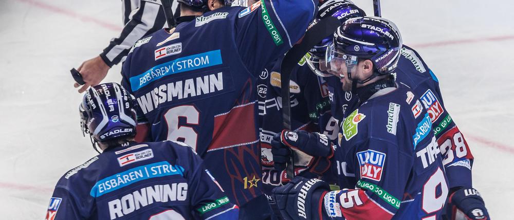 Meister Eisbären Berlin steht im Playoff-Halbfinale.