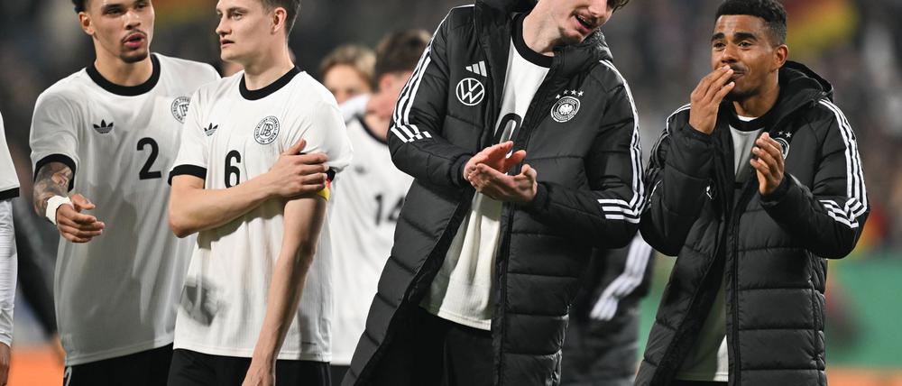 Die deutsche Mannschaft gewann den EM-Härtetest gegen Spanien.