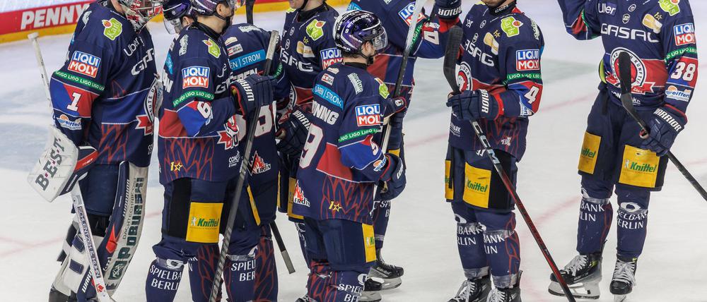Nach dem überzeugenden Sieg im entscheidenden Spiel gegen Straubing gehen die Eisbären Berlin selbstbewusst ins Halbfinale der DEL.