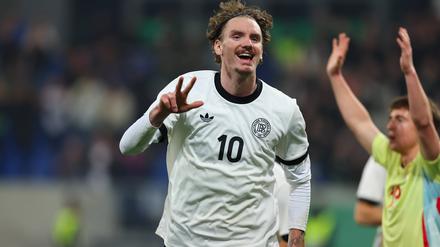Drei Stück. Nick Woltemade feiert seinen Hattrick für die deutsche U-21-Nationalmannschaft gegen Spanien.