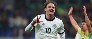 Drei Stück. Nick Woltemade feiert seinen Hattrick für die deutsche U-21-Nationalmannschaft gegen Spanien.