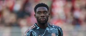 Alphonso Davies hat sich im Länderspiel mit Kanada schwer verletzt.